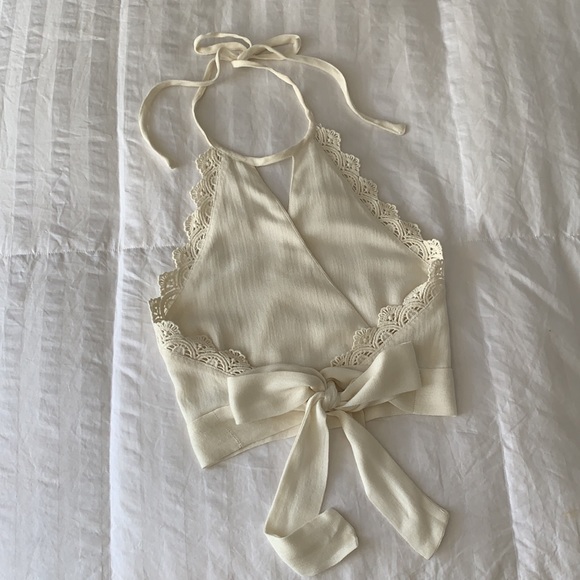 Lace halter crop top - Picture 4 of 6